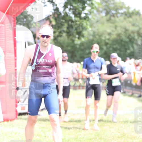 21.06.2026 - 29. Vierlanden-Triathlon Andreas Tolksdorf http://msf.ph/oto/9893037 21.06.2026 13:54:57 Ziel 18, 831, 1085, 18, 831, 1085 meine-sportfotos.de