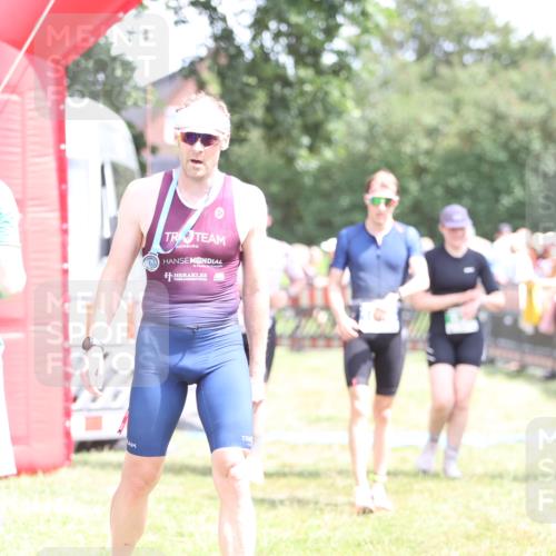 21.06.2026 - 29. Vierlanden-Triathlon Andreas Tolksdorf http://msf.ph/oto/9893039 21.06.2026 13:54:57 Ziel 18, 831, 1085, 18, 831, 1085 meine-sportfotos.de