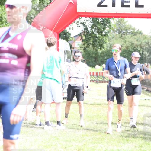 21.06.2026 - 29. Vierlanden-Triathlon Andreas Tolksdorf http://msf.ph/oto/9893041 21.06.2026 13:55:02 Ziel 816, 1025, 816, 1025 meine-sportfotos.de