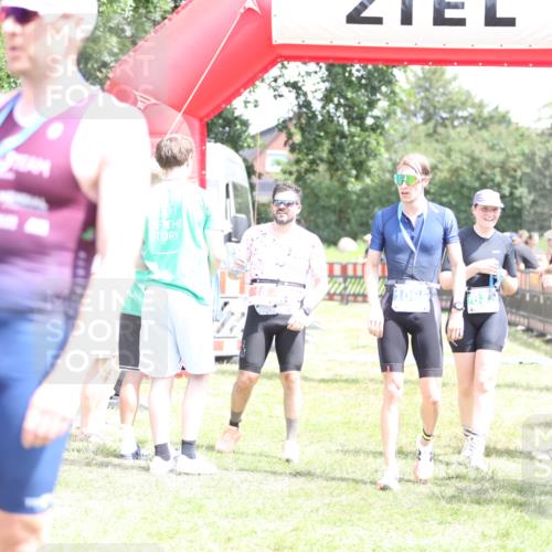 21.06.2026 - 29. Vierlanden-Triathlon Andreas Tolksdorf http://msf.ph/oto/9893043 21.06.2026 13:55:02 Ziel 816, 1025, 816, 1025 meine-sportfotos.de