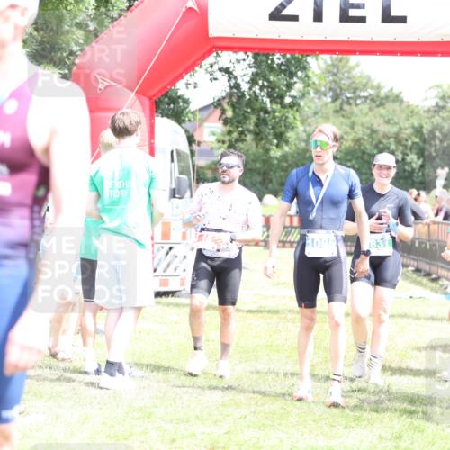 21.06.2026 - 29. Vierlanden-Triathlon Andreas Tolksdorf http://msf.ph/oto/9893046 21.06.2026 13:55:03 Ziel 816, 1025, 816, 1025 meine-sportfotos.de