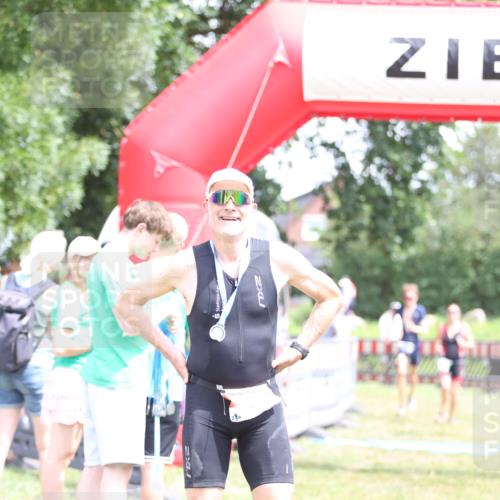 21.06.2026 - 29. Vierlanden-Triathlon Andreas Tolksdorf http://msf.ph/oto/9893070 21.06.2026 13:59:21 Ziel 260, 847, 890, 1058, 260, 847, 890, 1058 meine-sportfotos.de