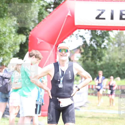 21.06.2026 - 29. Vierlanden-Triathlon Andreas Tolksdorf http://msf.ph/oto/9893076 21.06.2026 13:59:21 Ziel 260, 847, 890, 1058, 260, 847, 890, 1058 meine-sportfotos.de
