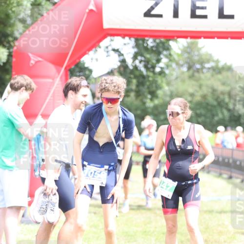 21.06.2026 - 29. Vierlanden-Triathlon Andreas Tolksdorf http://msf.ph/oto/9893107 21.06.2026 13:59:29 Ziel 260, 266, 638, 890, 260, 266, 638, 890 meine-sportfotos.de