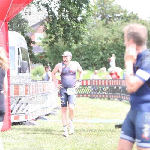 21.06.2026 - 29. Vierlanden-Triathlon Andreas Tolksdorf http://msf.ph/oto/9893115 21.06.2026 14:00:06 Ziel 223, 832, 1079, 223, 832, 1079 meine-sportfotos.de