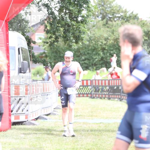 21.06.2026 - 29. Vierlanden-Triathlon Andreas Tolksdorf http://msf.ph/oto/9893117 21.06.2026 14:00:06 Ziel 223, 832, 1079, 223, 832, 1079 meine-sportfotos.de