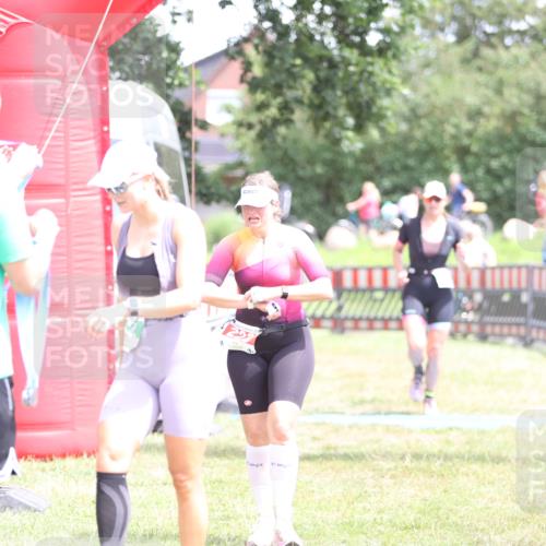 21.06.2026 - 29. Vierlanden-Triathlon Andreas Tolksdorf http://msf.ph/oto/9893126 21.06.2026 14:00:20 Ziel 223, 883, 1091, 223, 883, 1091 meine-sportfotos.de