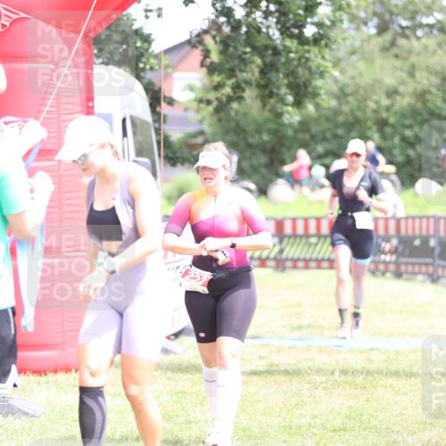 21.06.2026 - 29. Vierlanden-Triathlon Andreas Tolksdorf http://msf.ph/oto/9893128 21.06.2026 14:00:20 Ziel 223, 883, 1091, 223, 883, 1091 meine-sportfotos.de