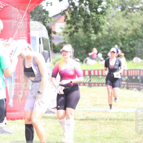 21.06.2026 - 29. Vierlanden-Triathlon Andreas Tolksdorf http://msf.ph/oto/9893131 21.06.2026 14:00:21 Ziel 223, 883, 1091, 223, 883, 1091 meine-sportfotos.de