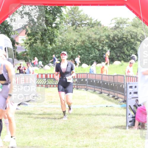 21.06.2026 - 29. Vierlanden-Triathlon Andreas Tolksdorf http://msf.ph/oto/9893140 21.06.2026 14:00:22 Ziel 223, 883, 1091, 223, 883, 1091 meine-sportfotos.de
