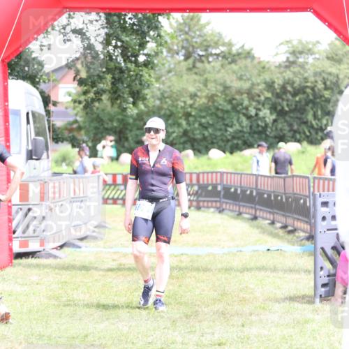 21.06.2026 - 29. Vierlanden-Triathlon Andreas Tolksdorf http://msf.ph/oto/9893145 21.06.2026 14:00:30 Ziel 1091, 1091 meine-sportfotos.de
