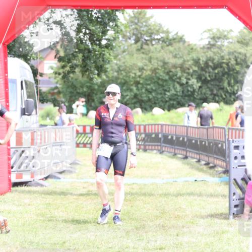 21.06.2026 - 29. Vierlanden-Triathlon Andreas Tolksdorf http://msf.ph/oto/9893146 21.06.2026 14:00:30 Ziel 1091, 1091 meine-sportfotos.de