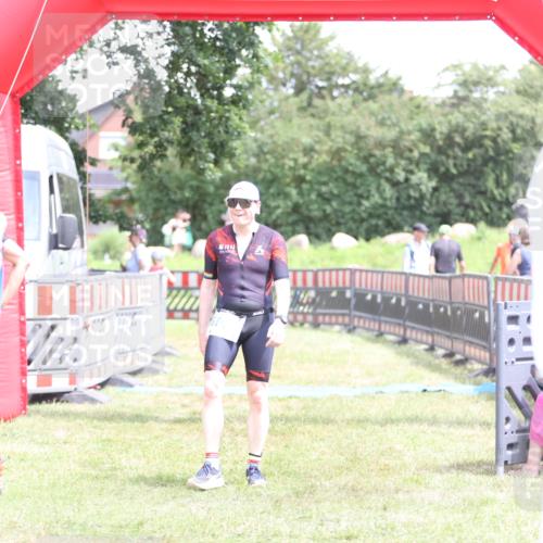 21.06.2026 - 29. Vierlanden-Triathlon Andreas Tolksdorf http://msf.ph/oto/9893148 21.06.2026 14:00:30 Ziel 1091, 1091 meine-sportfotos.de