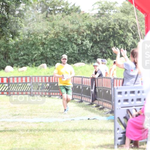 21.06.2026 - 29. Vierlanden-Triathlon Andreas Tolksdorf http://msf.ph/oto/9893181 21.06.2026 14:01:41 Ziel 894, 894 meine-sportfotos.de