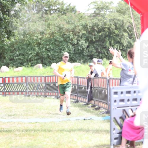 21.06.2026 - 29. Vierlanden-Triathlon Andreas Tolksdorf http://msf.ph/oto/9893184 21.06.2026 14:01:41 Ziel 894, 894 meine-sportfotos.de