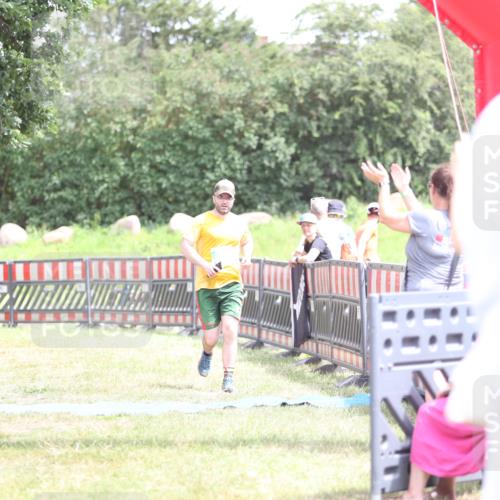 21.06.2026 - 29. Vierlanden-Triathlon Andreas Tolksdorf http://msf.ph/oto/9893185 21.06.2026 14:01:41 Ziel 894, 894 meine-sportfotos.de