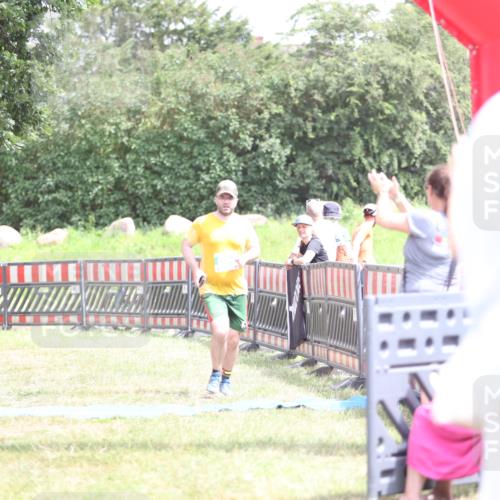 21.06.2026 - 29. Vierlanden-Triathlon Andreas Tolksdorf http://msf.ph/oto/9893186 21.06.2026 14:01:41 Ziel 894, 894 meine-sportfotos.de
