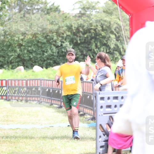21.06.2026 - 29. Vierlanden-Triathlon Andreas Tolksdorf http://msf.ph/oto/9893188 21.06.2026 14:01:43 Ziel 894, 894 meine-sportfotos.de