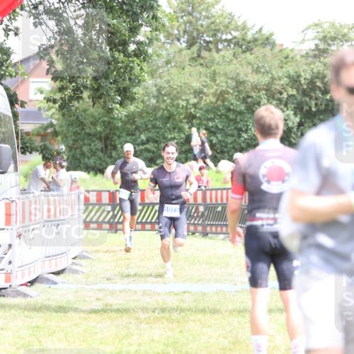 21.06.2026 - 29. Vierlanden-Triathlon Andreas Tolksdorf http://msf.ph/oto/9893204 21.06.2026 14:02:04 Ziel 632, 1075, 632, 1075 meine-sportfotos.de