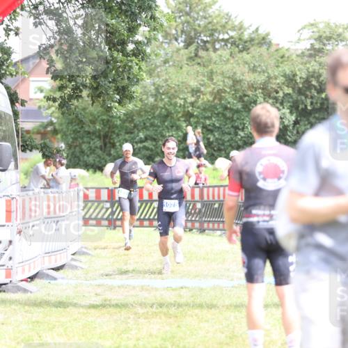 21.06.2026 - 29. Vierlanden-Triathlon Andreas Tolksdorf http://msf.ph/oto/9893205 21.06.2026 14:02:04 Ziel 632, 1075, 632, 1075 meine-sportfotos.de