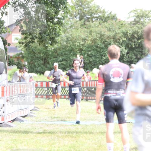 21.06.2026 - 29. Vierlanden-Triathlon Andreas Tolksdorf http://msf.ph/oto/9893209 21.06.2026 14:02:04 Ziel 632, 1075, 632, 1075 meine-sportfotos.de