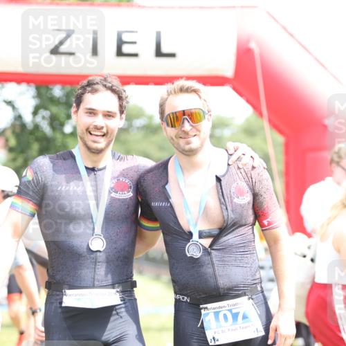 21.06.2026 - 29. Vierlanden-Triathlon Andreas Tolksdorf http://msf.ph/oto/9893224 21.06.2026 14:02:24 Ziel 1090, 1090 meine-sportfotos.de