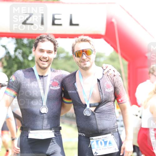 21.06.2026 - 29. Vierlanden-Triathlon Andreas Tolksdorf http://msf.ph/oto/9893225 21.06.2026 14:02:24 Ziel 1090, 1090 meine-sportfotos.de