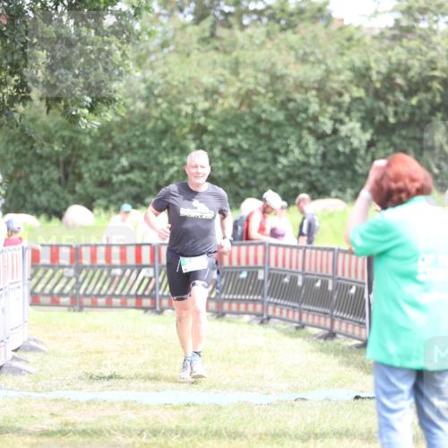 21.06.2026 - 29. Vierlanden-Triathlon Andreas Tolksdorf http://msf.ph/oto/9893230 21.06.2026 14:02:40 Ziel 760, 760 meine-sportfotos.de
