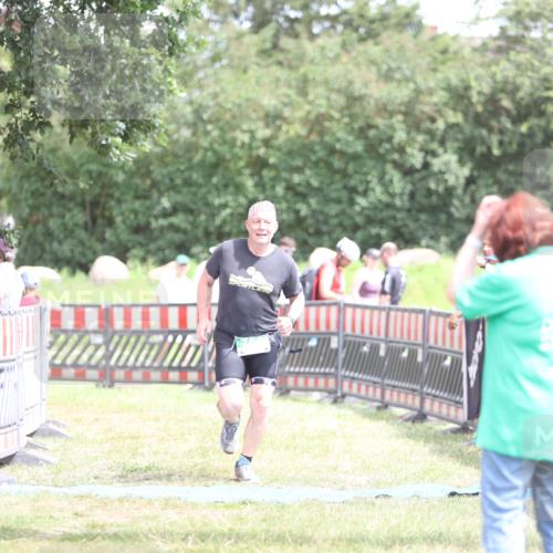 21.06.2026 - 29. Vierlanden-Triathlon Andreas Tolksdorf http://msf.ph/oto/9893234 21.06.2026 14:02:40 Ziel 760, 760 meine-sportfotos.de