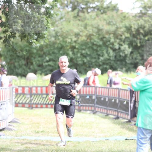 21.06.2026 - 29. Vierlanden-Triathlon Andreas Tolksdorf http://msf.ph/oto/9893238 21.06.2026 14:02:41 Ziel 760, 760 meine-sportfotos.de