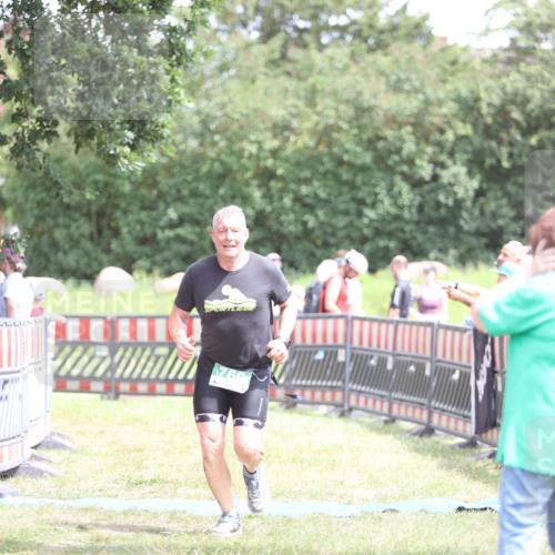 21.06.2026 - 29. Vierlanden-Triathlon Andreas Tolksdorf http://msf.ph/oto/9893239 21.06.2026 14:02:41 Ziel 760, 760 meine-sportfotos.de