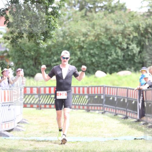21.06.2026 - 29. Vierlanden-Triathlon Andreas Tolksdorf http://msf.ph/oto/9893240 21.06.2026 14:03:20 Ziel 128, 128 meine-sportfotos.de
