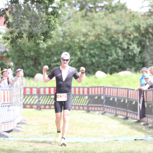 21.06.2026 - 29. Vierlanden-Triathlon Andreas Tolksdorf http://msf.ph/oto/9893241 21.06.2026 14:03:20 Ziel 128, 128 meine-sportfotos.de