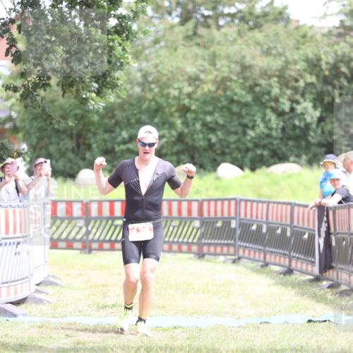 21.06.2026 - 29. Vierlanden-Triathlon Andreas Tolksdorf http://msf.ph/oto/9893242 21.06.2026 14:03:20 Ziel 128, 128 meine-sportfotos.de