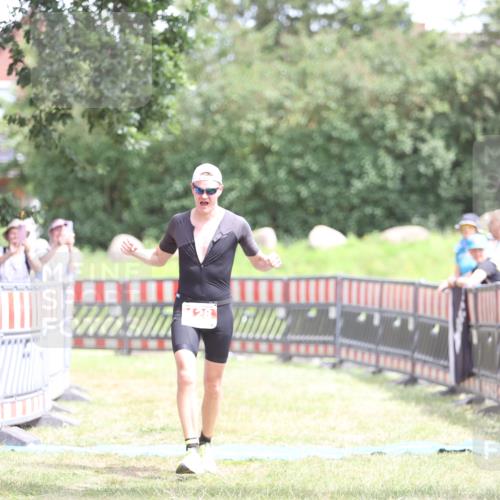 21.06.2026 - 29. Vierlanden-Triathlon Andreas Tolksdorf http://msf.ph/oto/9893244 21.06.2026 14:03:20 Ziel 128, 128 meine-sportfotos.de