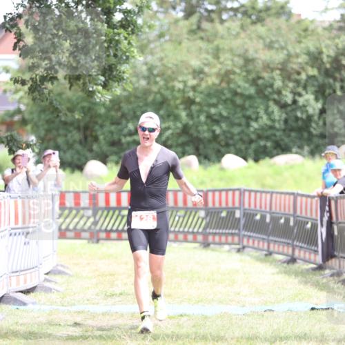 21.06.2026 - 29. Vierlanden-Triathlon Andreas Tolksdorf http://msf.ph/oto/9893245 21.06.2026 14:03:20 Ziel 128, 128 meine-sportfotos.de