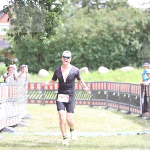 21.06.2026 - 29. Vierlanden-Triathlon Andreas Tolksdorf http://msf.ph/oto/9893246 21.06.2026 14:03:20 Ziel 128, 128 meine-sportfotos.de