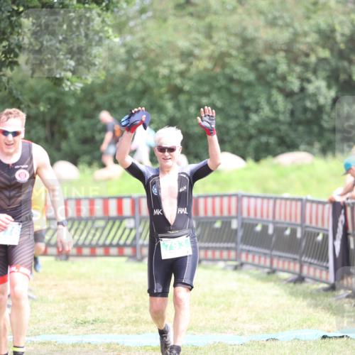 21.06.2026 - 29. Vierlanden-Triathlon Andreas Tolksdorf http://msf.ph/oto/9893254 21.06.2026 14:03:43 Ziel 793, 860, 1076, 793, 860, 1076 meine-sportfotos.de