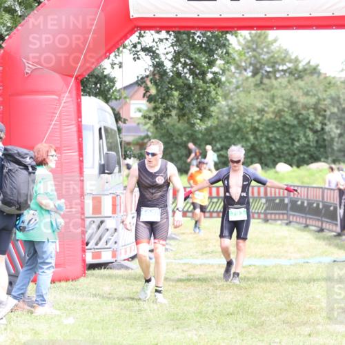 21.06.2026 - 29. Vierlanden-Triathlon Andreas Tolksdorf http://msf.ph/oto/9893256 21.06.2026 14:03:44 Ziel 793, 860, 1076, 793, 860, 1076 meine-sportfotos.de
