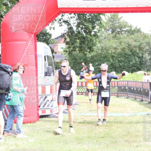 21.06.2026 - 29. Vierlanden-Triathlon Andreas Tolksdorf http://msf.ph/oto/9893258 21.06.2026 14:03:44 Ziel 793, 860, 1076, 793, 860, 1076 meine-sportfotos.de