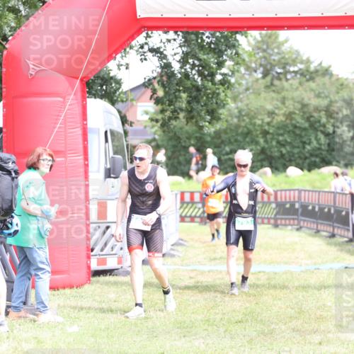 21.06.2026 - 29. Vierlanden-Triathlon Andreas Tolksdorf http://msf.ph/oto/9893260 21.06.2026 14:03:44 Ziel 793, 860, 1076, 793, 860, 1076 meine-sportfotos.de