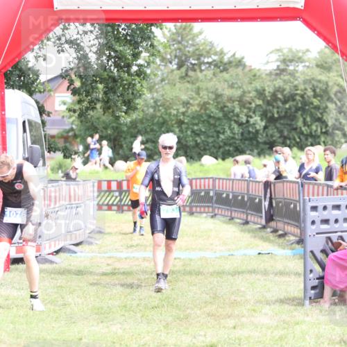 21.06.2026 - 29. Vierlanden-Triathlon Andreas Tolksdorf http://msf.ph/oto/9893261 21.06.2026 14:03:45 Ziel 793, 860, 1076, 793, 860, 1076 meine-sportfotos.de