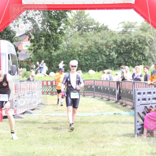 21.06.2026 - 29. Vierlanden-Triathlon Andreas Tolksdorf http://msf.ph/oto/9893262 21.06.2026 14:03:45 Ziel 793, 860, 1076, 793, 860, 1076 meine-sportfotos.de