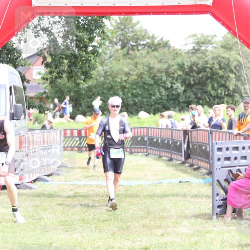 21.06.2026 - 29. Vierlanden-Triathlon Andreas Tolksdorf http://msf.ph/oto/9893263 21.06.2026 14:03:45 Ziel 793, 860, 1076, 793, 860, 1076 meine-sportfotos.de