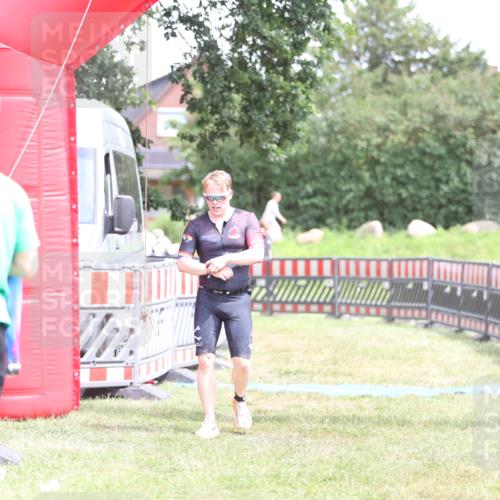 21.06.2026 - 29. Vierlanden-Triathlon Andreas Tolksdorf http://msf.ph/oto/9893293 21.06.2026 14:04:01 Ziel 274, 1078, 274, 1078 meine-sportfotos.de