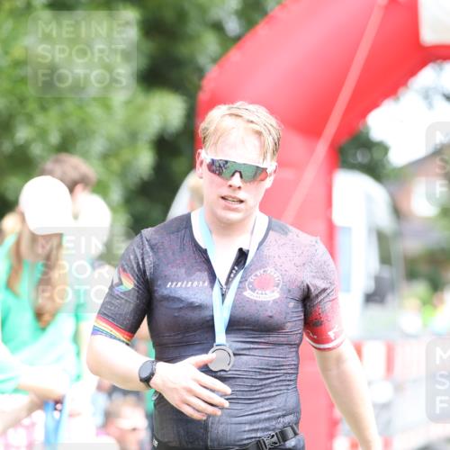 21.06.2026 - 29. Vierlanden-Triathlon Andreas Tolksdorf http://msf.ph/oto/9893306 21.06.2026 14:04:09 Ziel 274, 874, 274, 874 meine-sportfotos.de