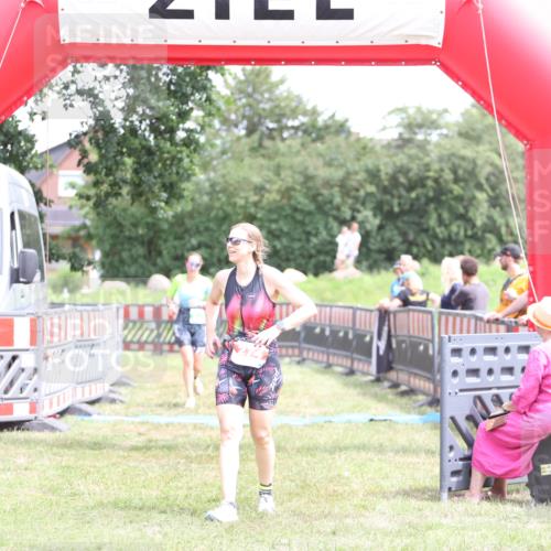 21.06.2026 - 29. Vierlanden-Triathlon Andreas Tolksdorf http://msf.ph/oto/9893311 21.06.2026 14:04:14 Ziel 274, 874, 274, 874 meine-sportfotos.de