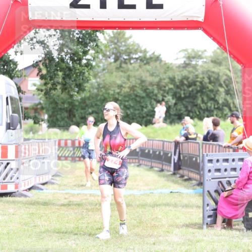21.06.2026 - 29. Vierlanden-Triathlon Andreas Tolksdorf http://msf.ph/oto/9893312 21.06.2026 14:04:14 Ziel 274, 874, 274, 874 meine-sportfotos.de