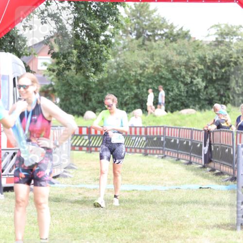 21.06.2026 - 29. Vierlanden-Triathlon Andreas Tolksdorf http://msf.ph/oto/9893319 21.06.2026 14:04:17 Ziel 874, 874 meine-sportfotos.de