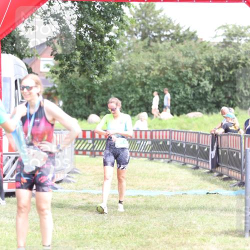 21.06.2026 - 29. Vierlanden-Triathlon Andreas Tolksdorf http://msf.ph/oto/9893320 21.06.2026 14:04:17 Ziel 874, 874 meine-sportfotos.de